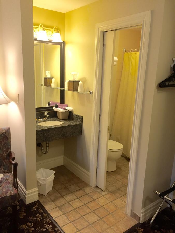 The Queen'S Inn Picton Luaran gambar